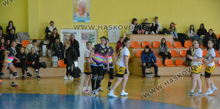 Хандбалистиките на Хасково с две убедителни победи в първенството