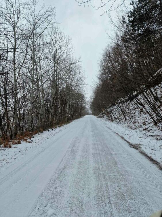 Снеговалежът във високопланинските населени места в община Асеновград продължава