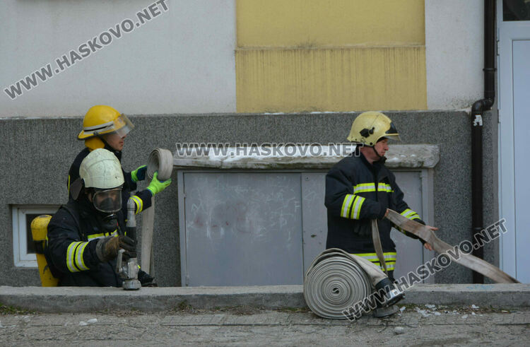 Апартамент изгоря в Хасково, изясняват причината за пожара