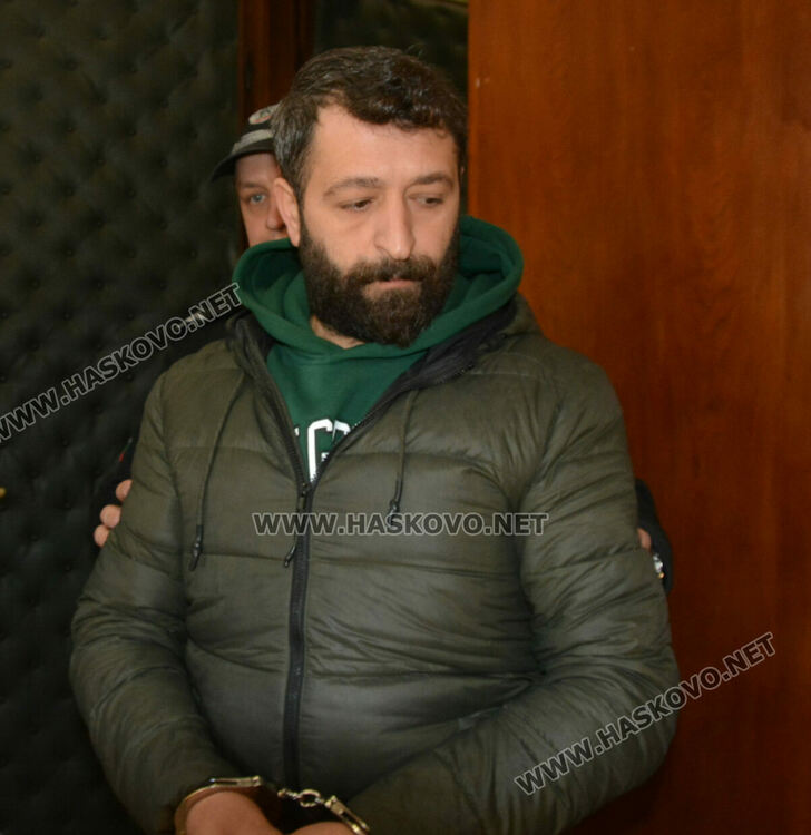 Оставиха в ареста шофьора на тира, задържан с над 50 кг марихуана