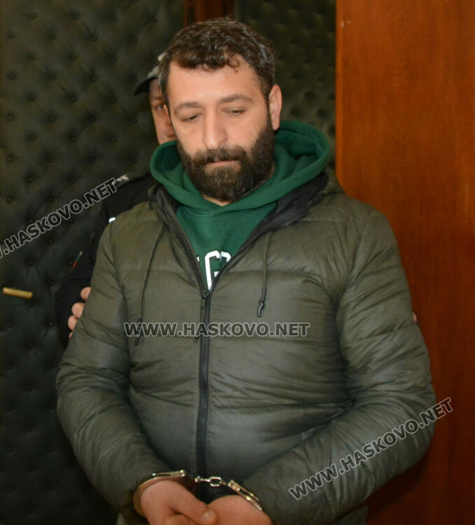 Оставиха в ареста шофьора на тира, задържан с над 50 кг марихуана