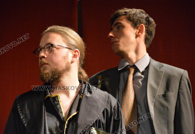 Евгени Будинов поставя първото премиерно заглавие  в Хасковския театър за 2023 г. "Вечеря за глупаци" 