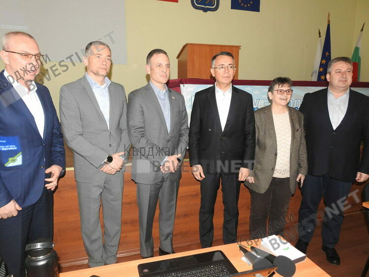 Сикрет Сървиз разбулва тайните си в Кърджали: България бе отличник по производството на фалшиви долари, но разбихме печатниците!