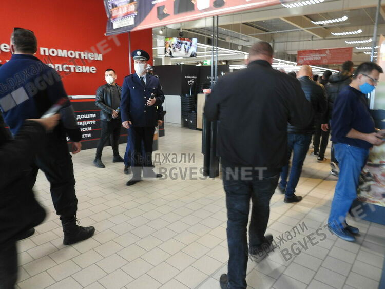 80-годишен старец почина днес по обед при пазаруване в „Кауфланд“