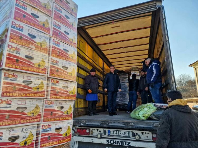 Кърджали изпраща още два ТИР-а помощи за Турция