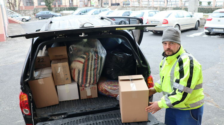 Пълна кола с помощи изпрати община Ардино за пострадалите от земетресенията в Турция