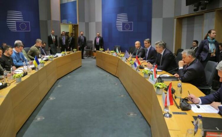 Радев се срещна със Зеленски в група от противници на остри санкции или военна помощ