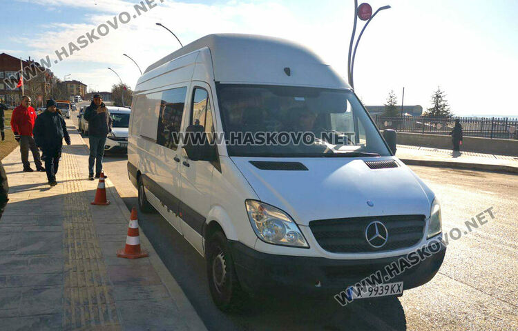 Първата хуманитарна пратка от гражданското обединение в Хасково е вече в Турция