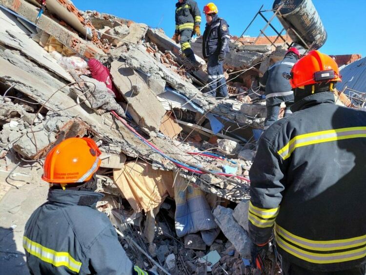 Сърдечен ритъм под руините. 21 700 са жертвите на земетресението в Турция и Сирия