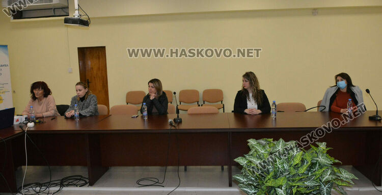 Началото на РИК-Хасково с минута мълчание в памет на жертвите на земетресенията