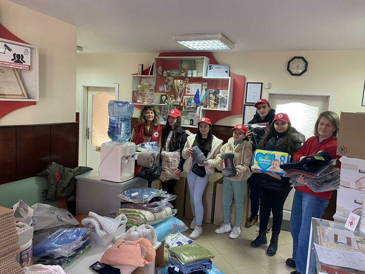 Не секват даренията за бедстващите в Турция и Сирия в БЧК-Кърджали