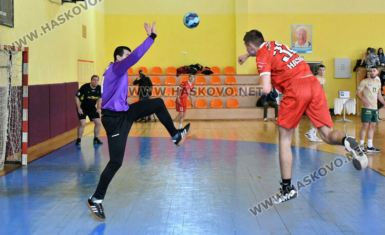 Хандбалистите от Хасково и Минерални бани играят мачове в помощ на Дани