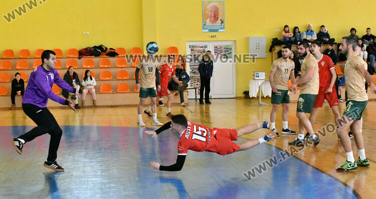 Хандбалистите от Хасково и Минерални бани играят мачове в помощ на Дани