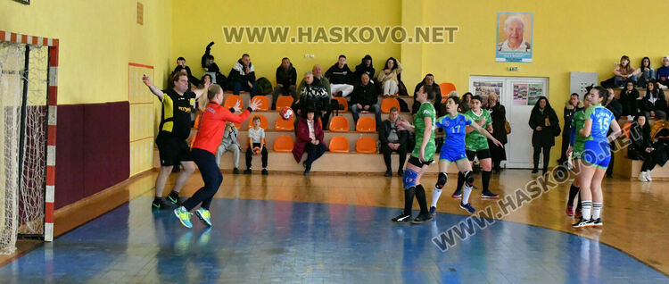 Хандбалистите от Хасково и Минерални бани играят мачове в помощ на Дани