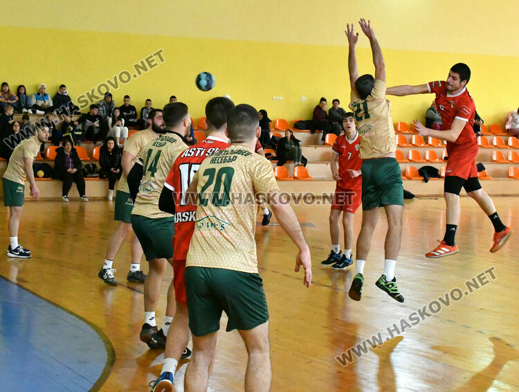 Хандбалистите от Хасково и Минерални бани играят мачове в помощ на Дани