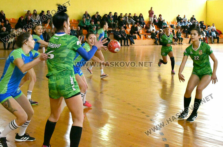 Хандбалистите от Хасково и Минерални бани играят мачове в помощ на Дани