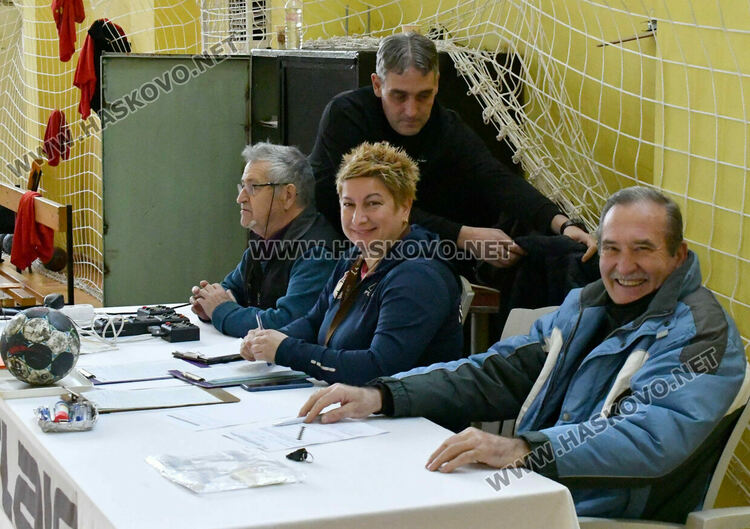 Хандбалистите от Хасково и Минерални бани играят мачове в помощ на Дани