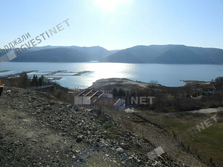 Предимно слънчево и тихо време днес в Кърджали