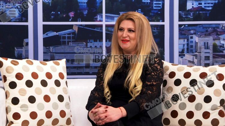 Тази вечер в "ОТ МЕРАК" гостува народната певица Тони Войводова