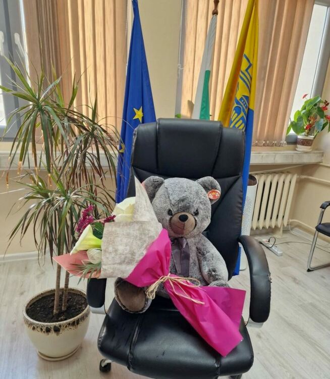 Община Асеновград с подаръци за първото бебе за 2023 г.