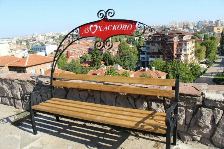 300 пейки и 25 беседки за 263 500 лева купува Община Хасково 