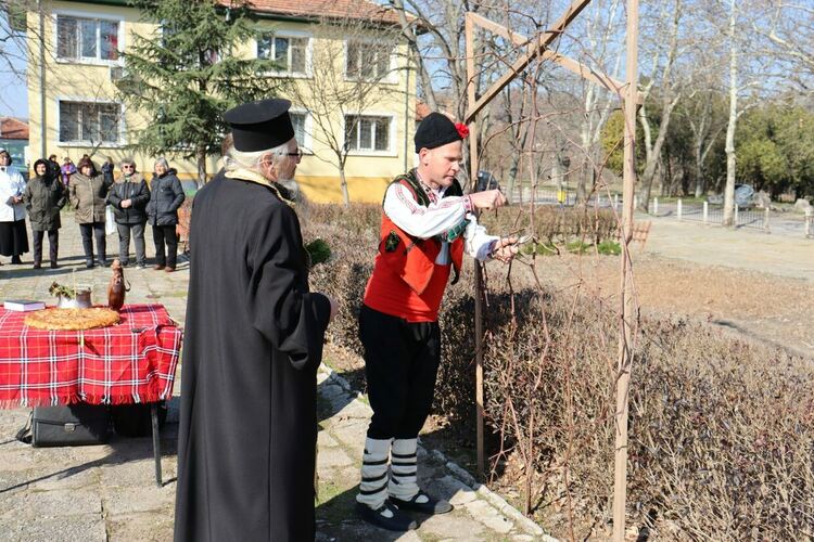 Трифон Зарезан празнуваха в Гарваново