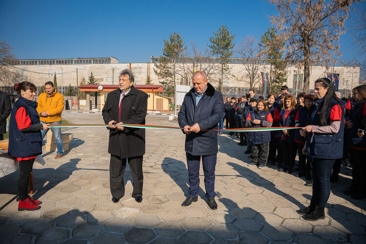 Фабрика „Искра“ осигурява своята енергийна  независимост с нова фотоволтаична централа