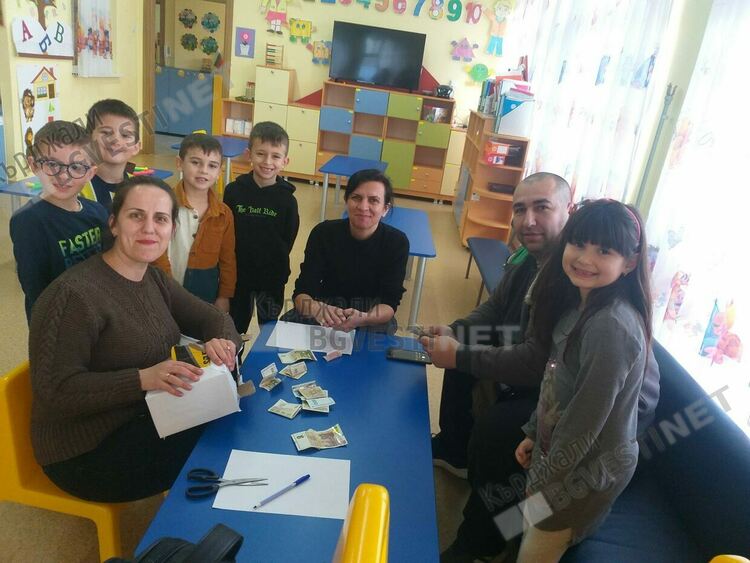 Учителки от ДГ“МИР“се отказаха от цветя и подаръци за 8 март,родителите събраха 1105 лв дарения за Турция и Сирия