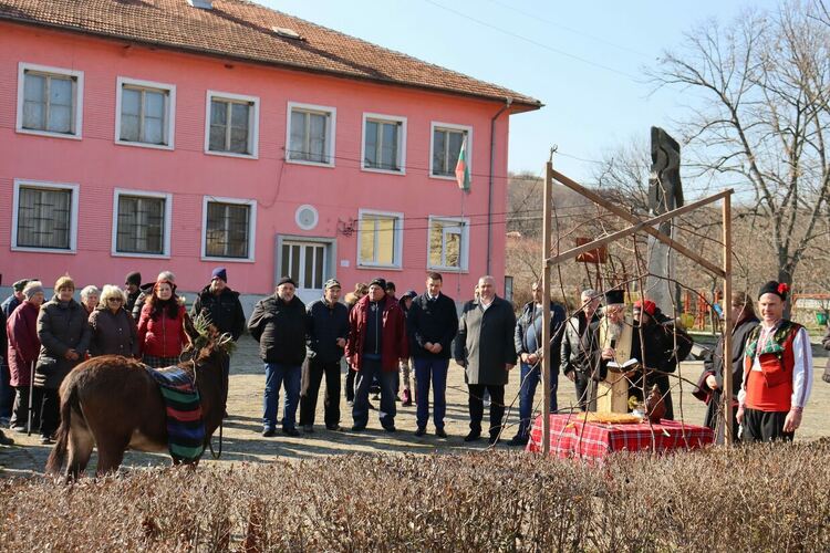 Трифон Зарезан празнуваха в Гарваново