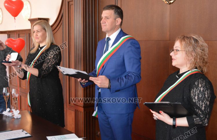 Да кажеш „Да“ на любимия човек след 16 години съвместен живот пред двете си деца