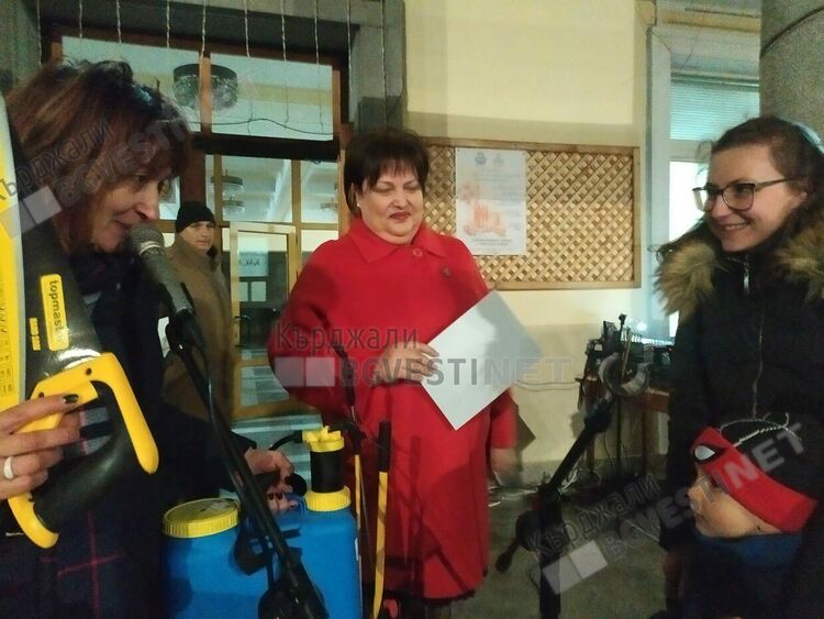 Константина Карабоюкова стана винар на годината в Кърджали, кърджалийци се спретнаха неповторим празник за Трифон Зарезан