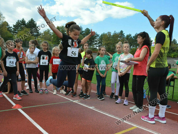 Общинските ученически игри продължават с волейбол, хандбал и лека атлетика