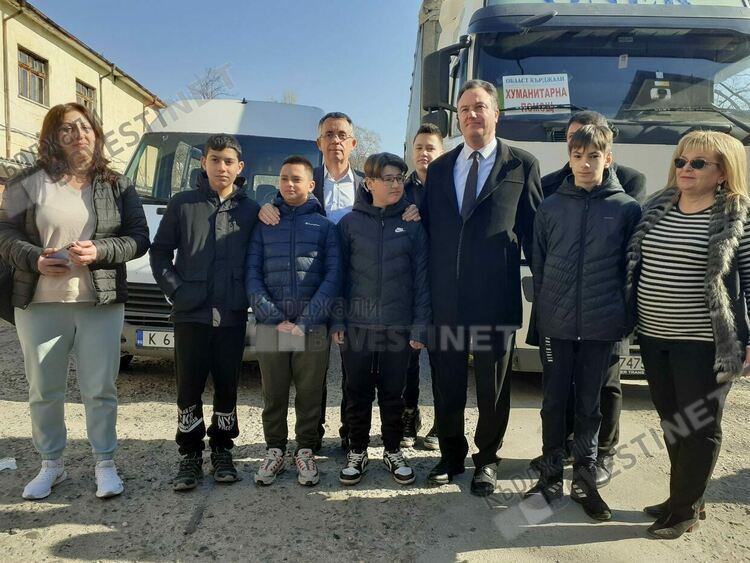 42 000 лева по сметка на БЧК за пострадалите от земетресенията внесоха от Община Кърджали