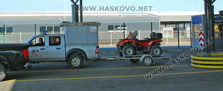 С аплодисменти турците изпращат българските пожарникари след спасителната им мисия в земетръсните зони 