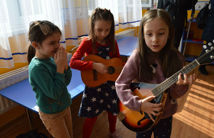 Деца от Кърджали откриха приказния свят на джаза