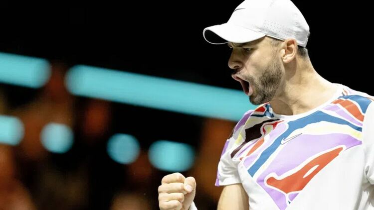 Григор Димитров продължава полуфиналите на турнира в Ротердам