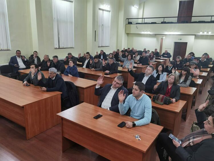 Областният съвет на ДПС номинира 36 кандидати за депутатската листа, 14 си направиха самоотвод