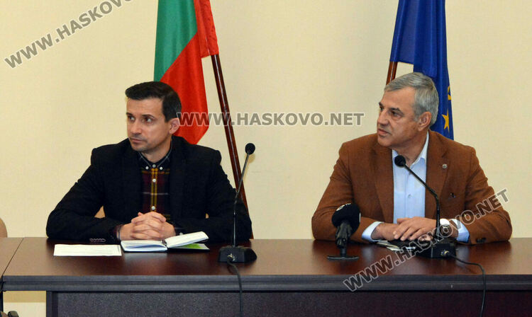 От РИК-Хасково се надяват бюлетините да се отчитат с два протокола