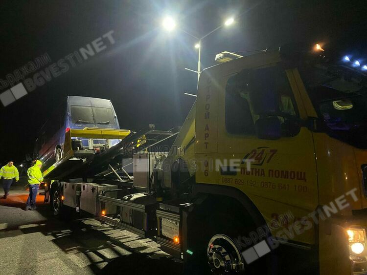 Катастрофа на изхода на Момчилград за Маказа,пострада шофьорка на „Опел Корса”