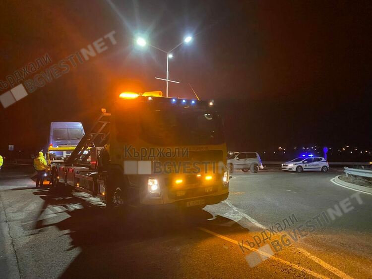 Катастрофа на изхода на Момчилград за Маказа,пострада шофьорка на „Опел Корса”