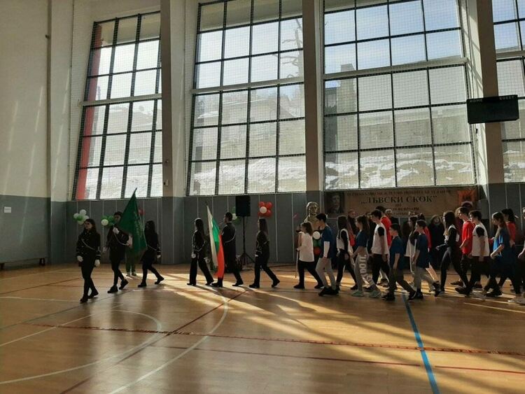 В Спортната зала на ППМГ &bdquo; Васил Левски&ldquo; се проведе традиционното състезание &bdquo;Лъвски скок&ldquo;