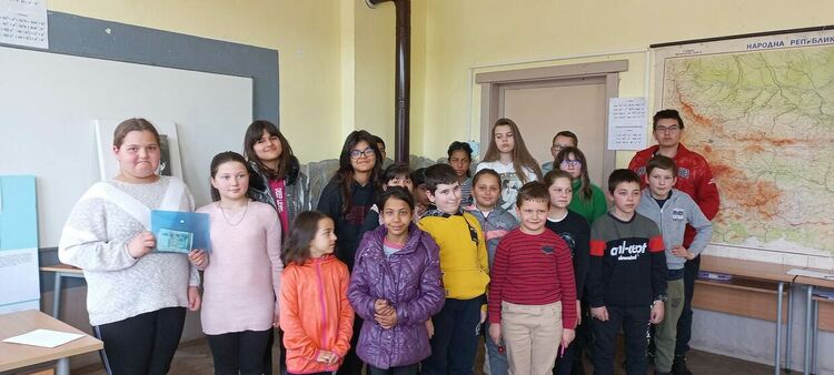 Десетгодишно дете от Стърница дари всичките си спестявания за пострадалите в Турция