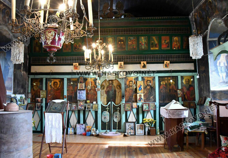 Откриха паметна плоча на Васил Левски в двора на църквата в Гарваново