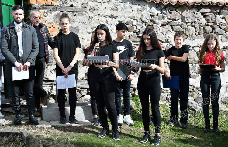 Откриха паметна плоча на Васил Левски в двора на църквата в Гарваново