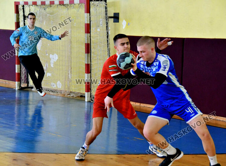 „Асти“ записа победа и загуба в първенството за хандбалисти до 19 г.