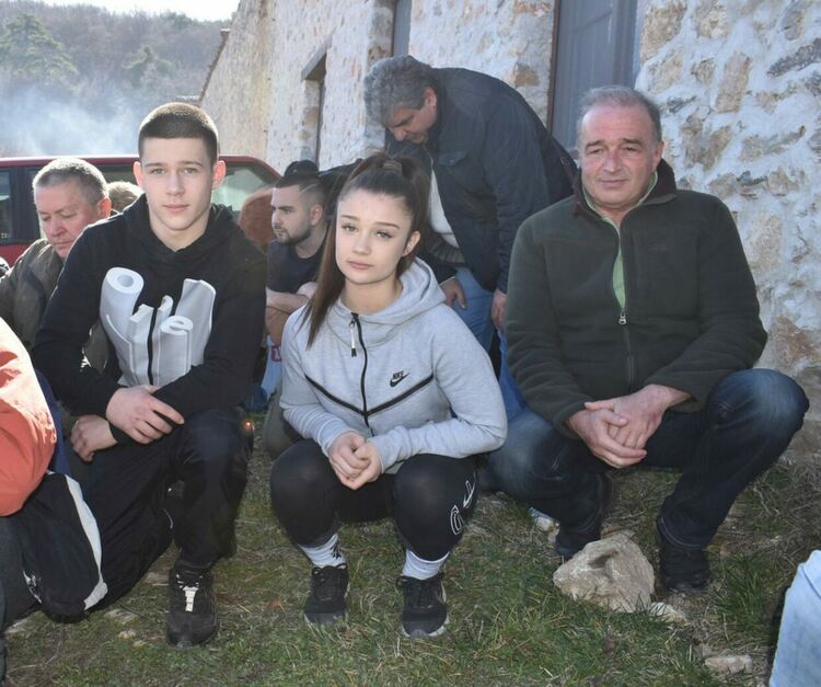 Стотици се стекоха в Мулдавския манастир, за да се преклонят пред Апостола