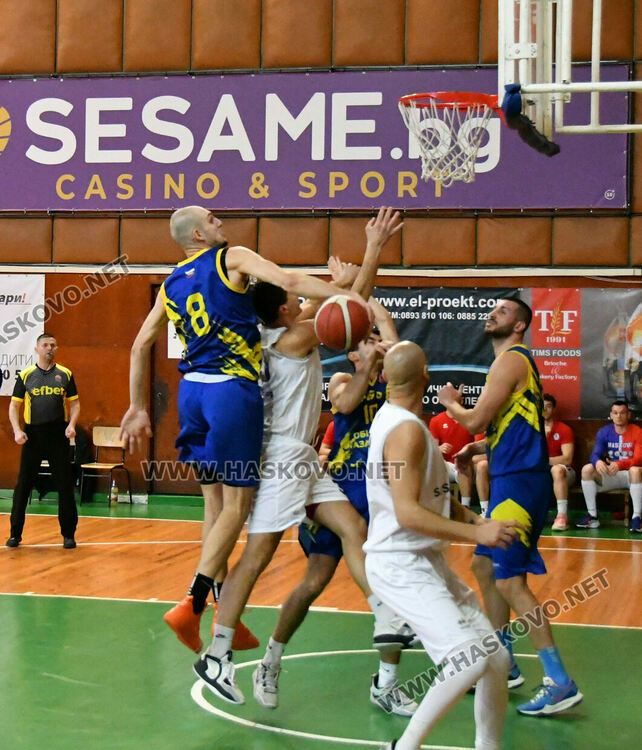 Бакетболистите на Хасково взеха дербито с „Хебър“