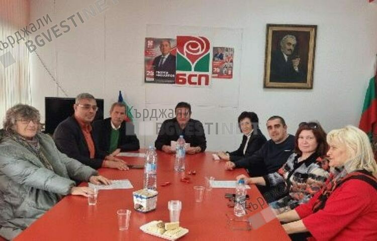 Областният съвет на БСП реди днес листата на коалицията за вота,наблюдава се приемственост