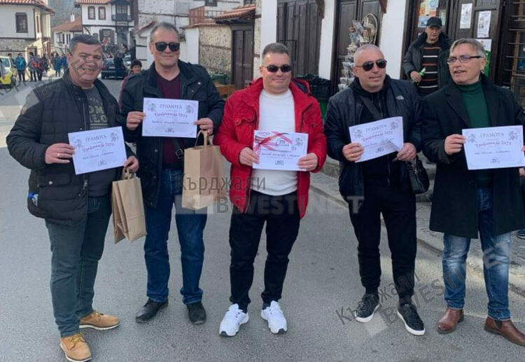 Кърджалийци покориха с вината си Златоград, връщат се с ценни награди от Трифониадата