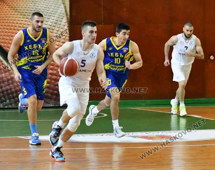 Бакетболистите на Хасково взеха дербито с „Хебър“